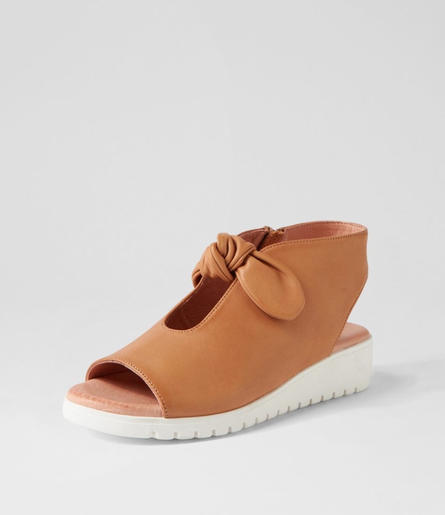 DJANGO & JULIETTE Moneka Dark Tan White Leather Sandals | Wedges