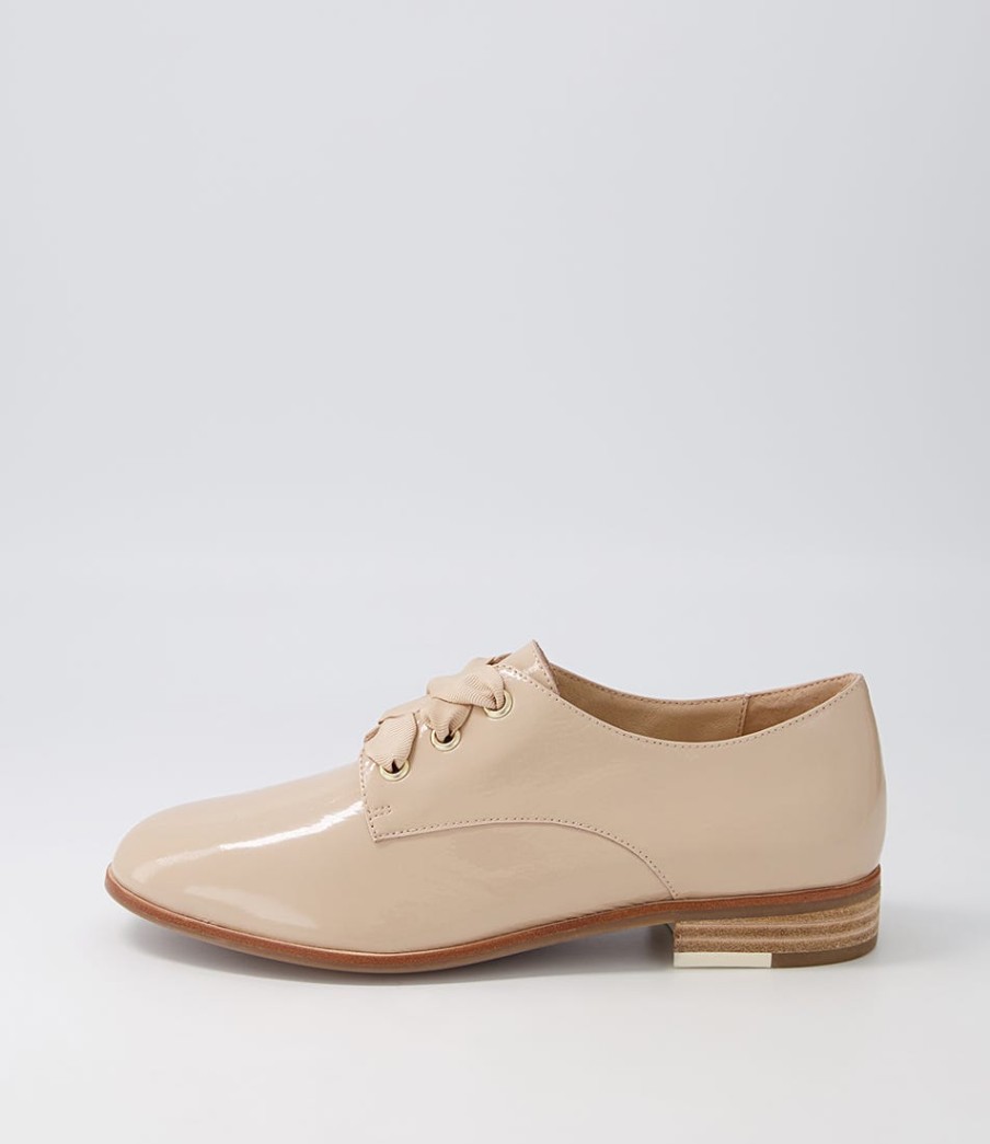 DJANGO & JULIETTE Bipka Latte Wrinkle Patent Lace Up Flats | Flats