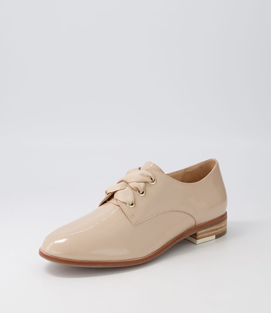 DJANGO & JULIETTE Bipka Latte Wrinkle Patent Lace Up Flats | Flats