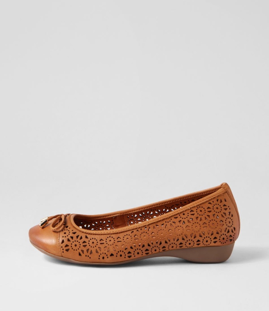 SUPERSOFT Eloiza New Tan Leather Ballet Flats | Comfort