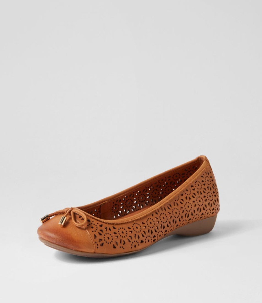 SUPERSOFT Eloiza New Tan Leather Ballet Flats | Comfort