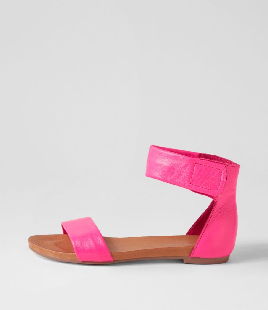 DJANGO & JULIETTE Juzz Hot Pink Leather Sandals | Flats
