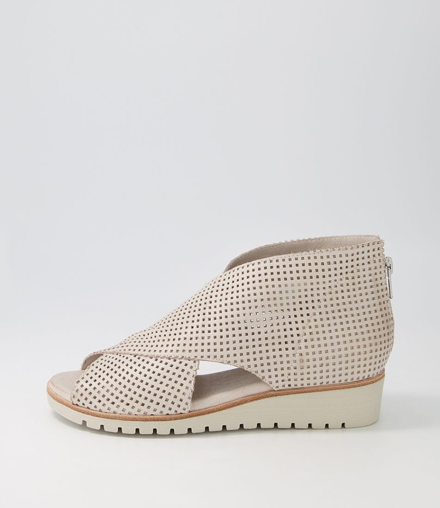 TOP END Gwisse Stone Leather Sandals | Wedges