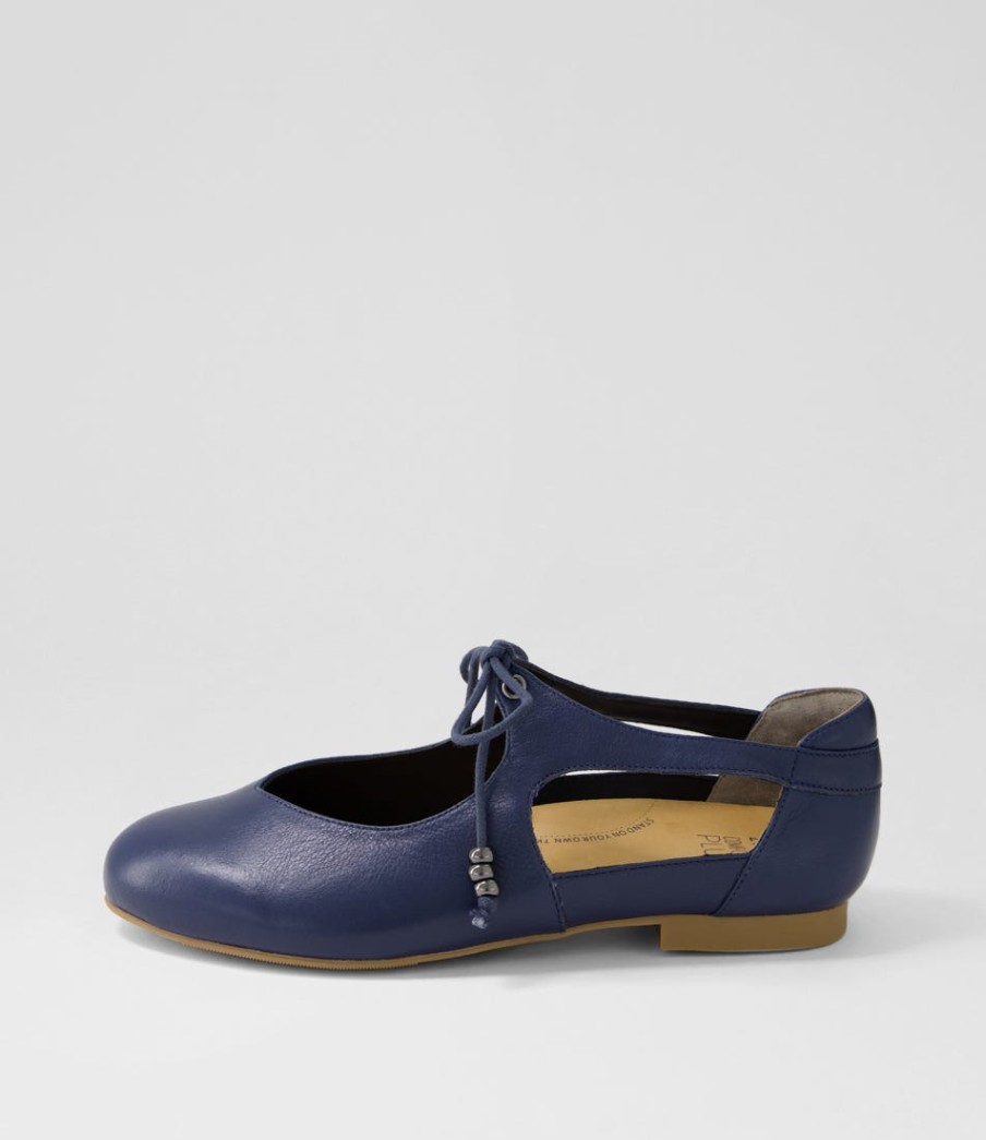 ZIERA Campo Xf Navy Leather Lace Up Flats | Flats