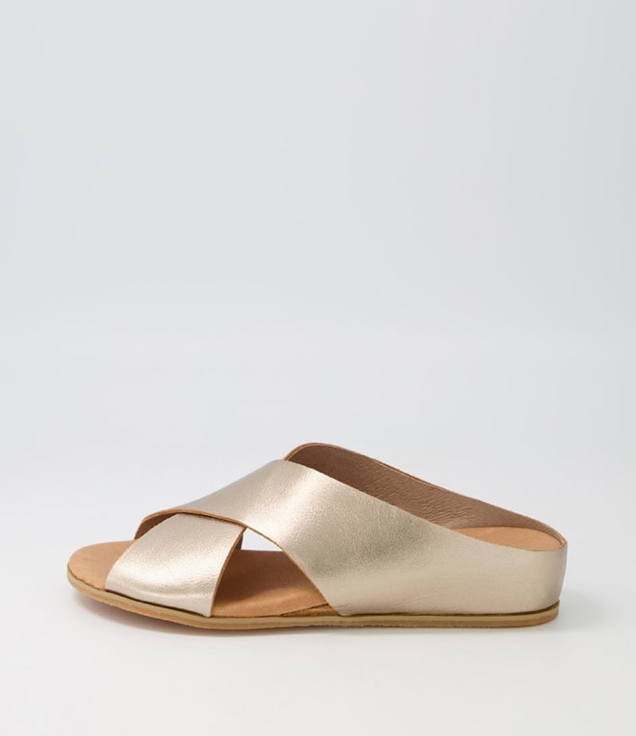 DJANGO & JULIETTE Harli Champagne Leather Slides | Wedges