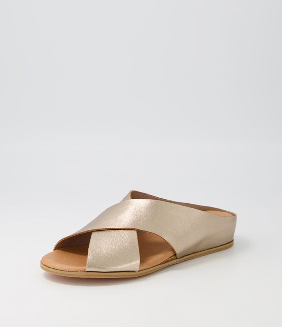 DJANGO & JULIETTE Harli Champagne Leather Slides | Wedges